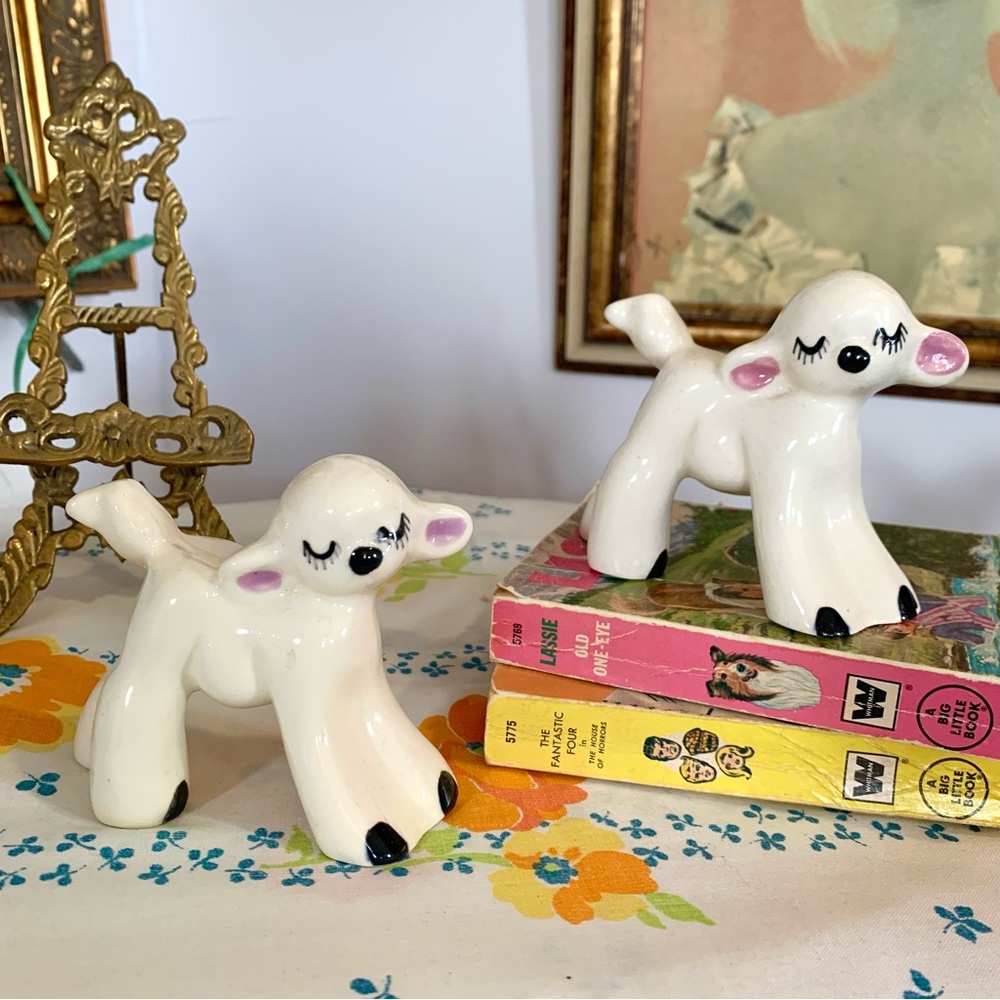 Set Of 2 Vintage Baby Lamb Sheep Figurines MCM Kitsch Sheep Figure Japan